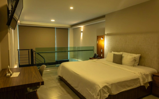 Holiday Inn Express & Suites Playa Del Carmen by IHG