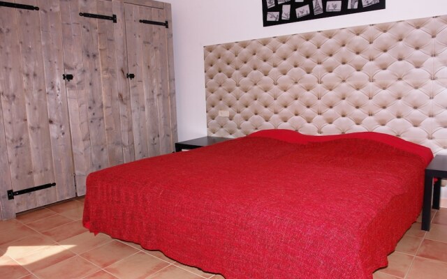 Spacious Villa in Vilacolum With Swimming Pool