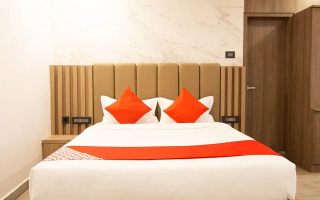 V Hotel by OYO Rooms
