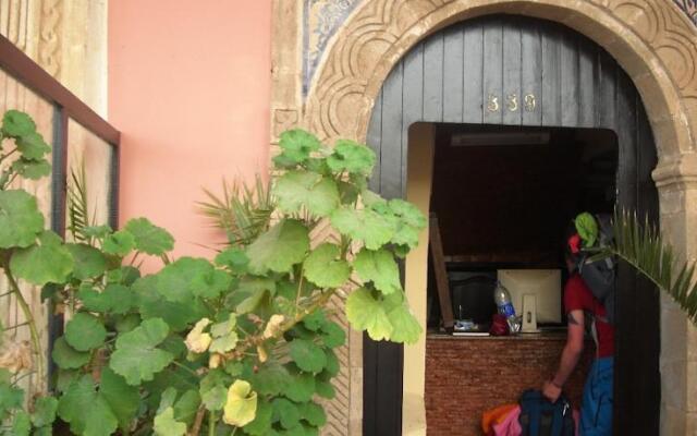Riad Eraounak Souiri Hotel