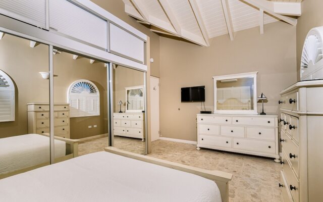 Gorgeous Mansion, Private Pool, Outdoor Kitchen!