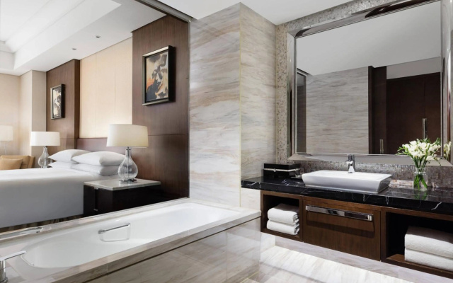 Shanghai Marriott Hotel Pudong East – Guest Rooms – Shanghai