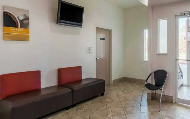 Motel 6 San Antonio, TX - Downtown - Alamo Dome