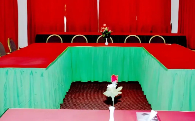 Al Sharqiya Sands Hotel