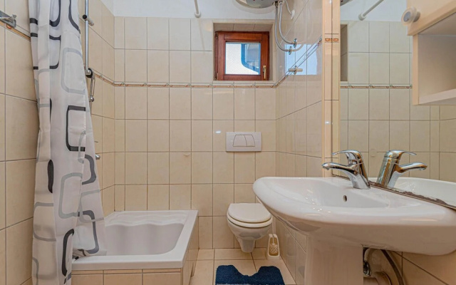 Awesome Apartment in Jadrtovac With 2 Bedrooms and Wifi