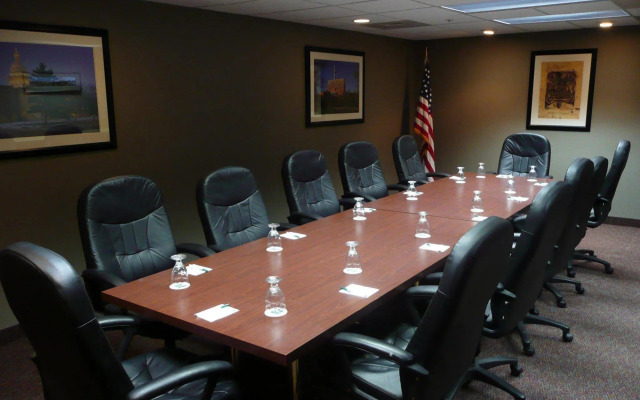 Quality Suites Lansing