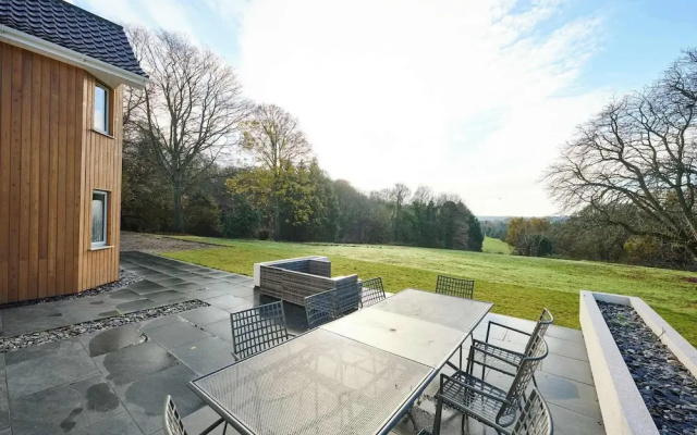 Host Stay Roundwood House
