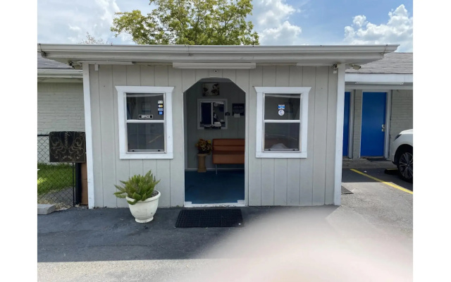 Motel 19 By Capital O Baytown I-10