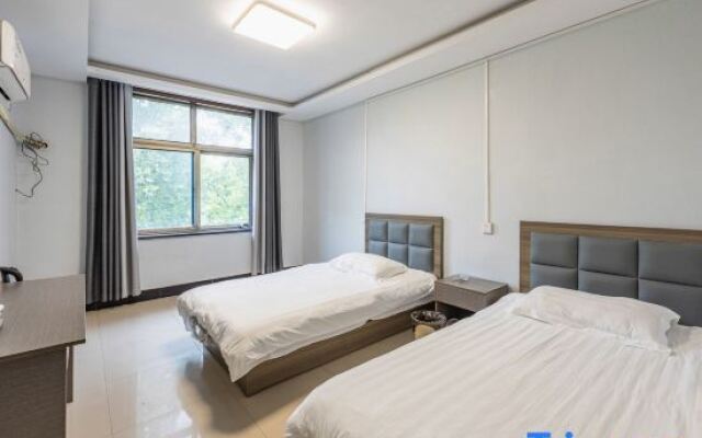 Xiongxian Huadu Hotel