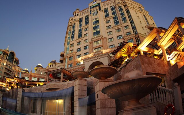 Swissotel Al Murooj Dubai Hotel