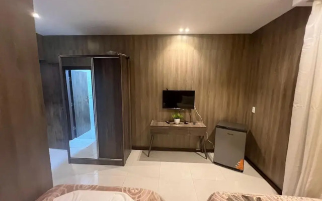 Rotana Palace Suites