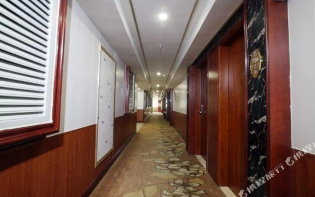Yuanquan Business Hotel (Foshan Railway Station)