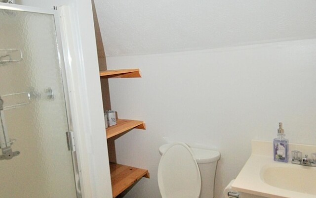 Rosies Creekside Retreat - 3 BR Escape!