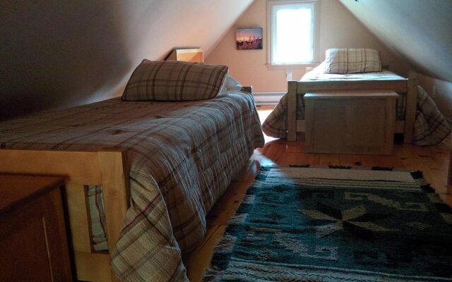 Knightswood Carriage House Tourist Home