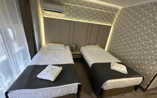 Hotel Cosmos