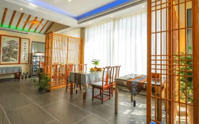 Yinxi Tangquan B&B