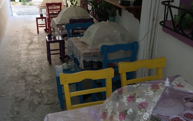 Kalinda Bozcaada (Adult Only)