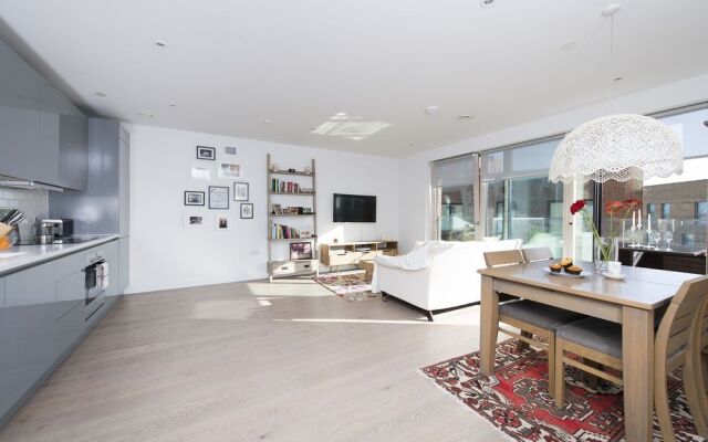 Stunning 1BR with Balcony in Zone 1!
