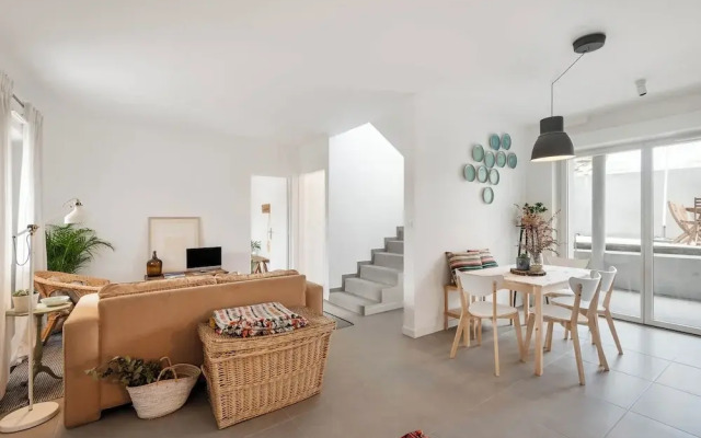 Aguda1 · Aguda's Family House 4bd, Parking, BBQ