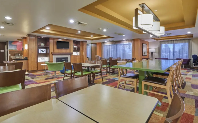 Fairfield Inn & Suites Burlington