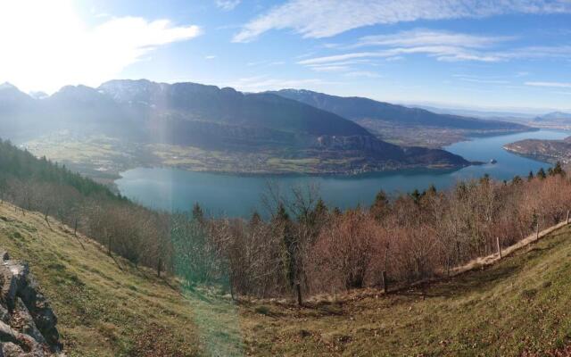 Studio à la campagne au bout du lac d'Annecy