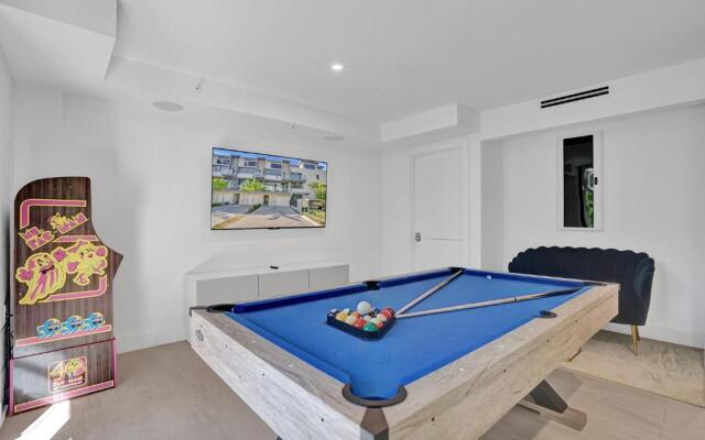 Up East Townhomes by Nomada Residences