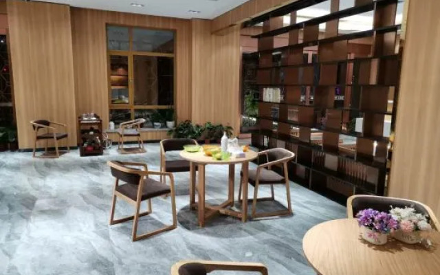 Homeinn Skyl'ne Yun Hotel (Antu Erdao Baihe Changbai Mountain)