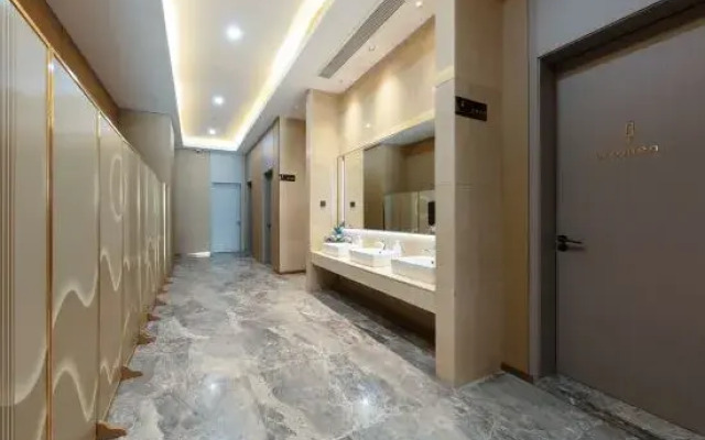 Lavande Hotel（Humen high speed railway station store of Dongguan Convention and Exhibition Center）