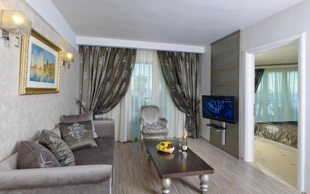 Elinotel Apolamare Hotel