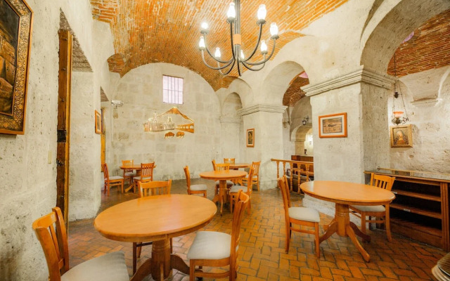 Los Tambos - Colonial