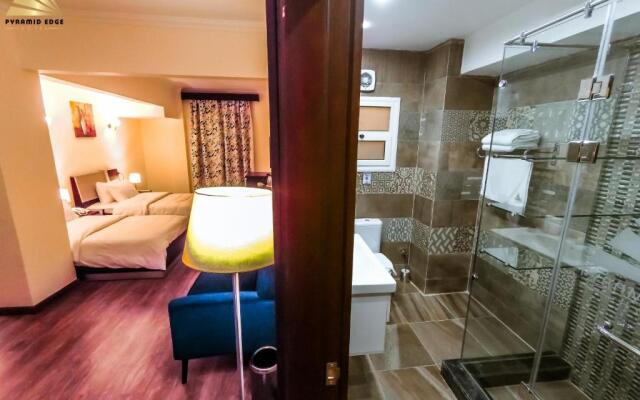 Pyramid Edge Hotel & Exclusive Pyramids View Rooftop