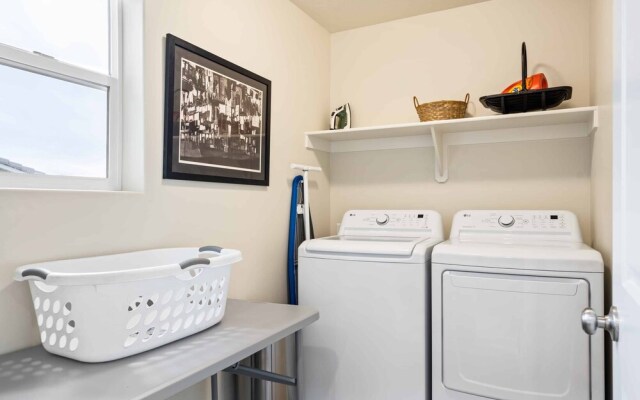 Blackbird 5 Bedroom Home