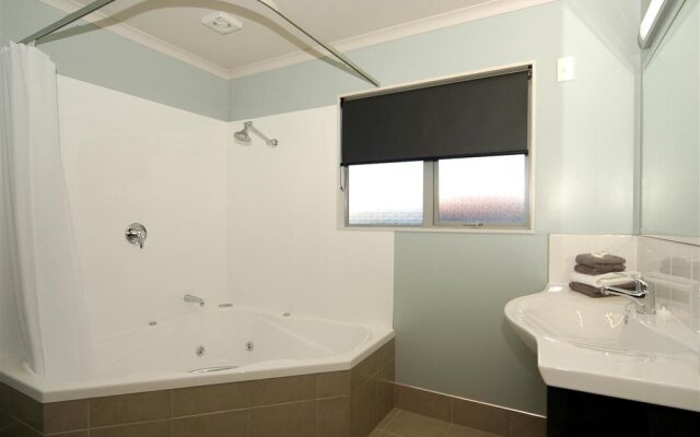 Aveda Motor Lodge