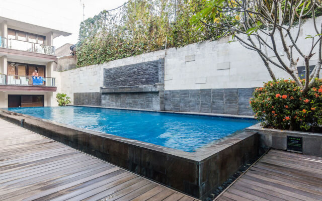 ZenRooms Kuta Poppies Lane