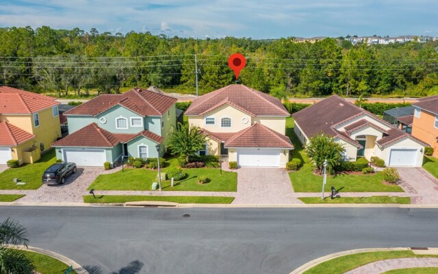 207lw 4 Bedroom Villa by Redawning