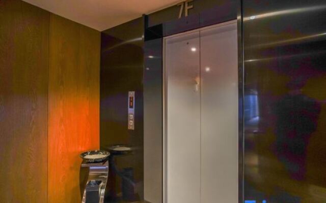 LUCK 7 Hotel (Yichang Wanda Plaza Visitor Center)