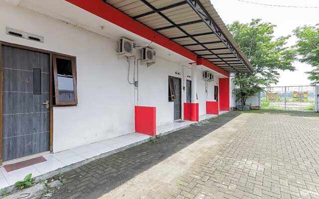 RedDoorz @ Bypass Town Square Mojokerto