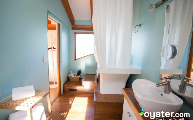 Myra Canyon Lodge + Ranch