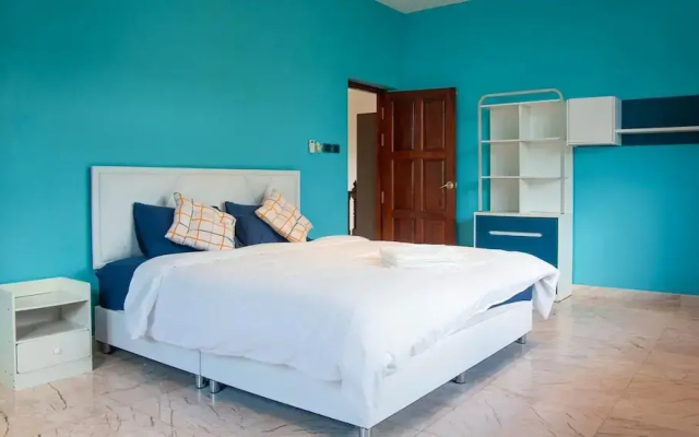 7 Bedroom Pool Villa in Kathu SV1
