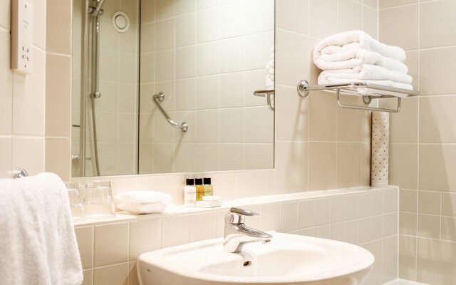 Red Lion Hotel, Hillingdon