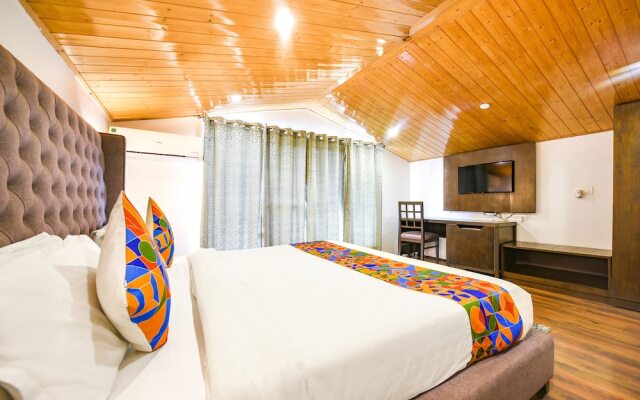 Fabhotel The Weekend Vibes