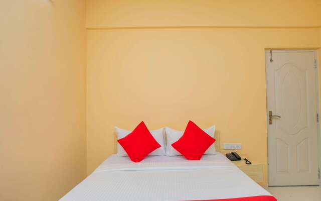 OYO 10522 Varcity Emerald