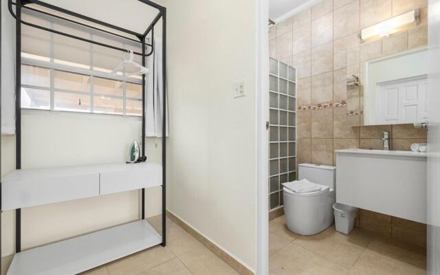 Cute Cozy 3BR Great Location