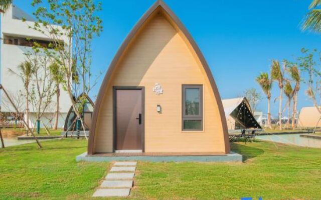 Yingge Treading on the Waves Boat House Homestay