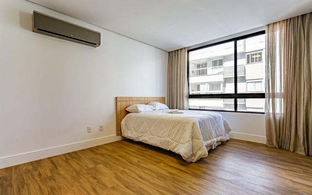 Studio elegante e novo, ótima localização SSG210