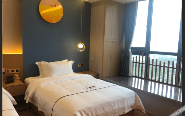 Ivy Hotel (Chongqing Chayuan Subway Station Branch)