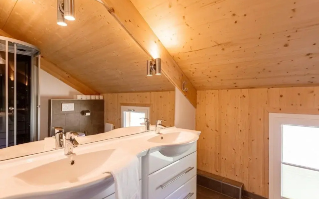 Modern Chalet With Infrared Sauna