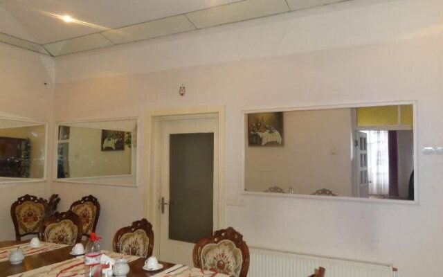 Hotel Rebir