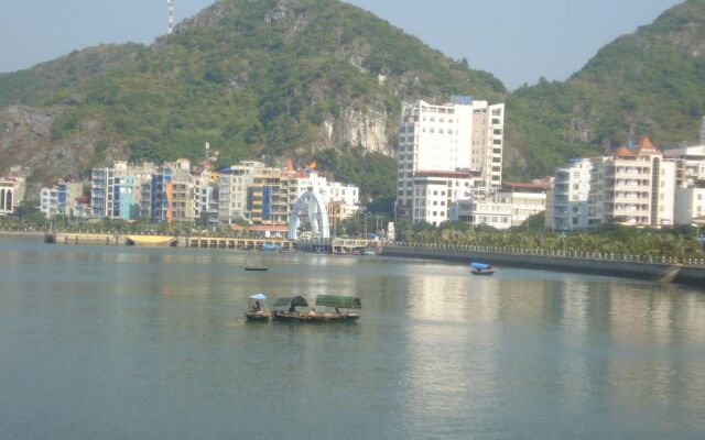 Hung Long Harbour Hotel