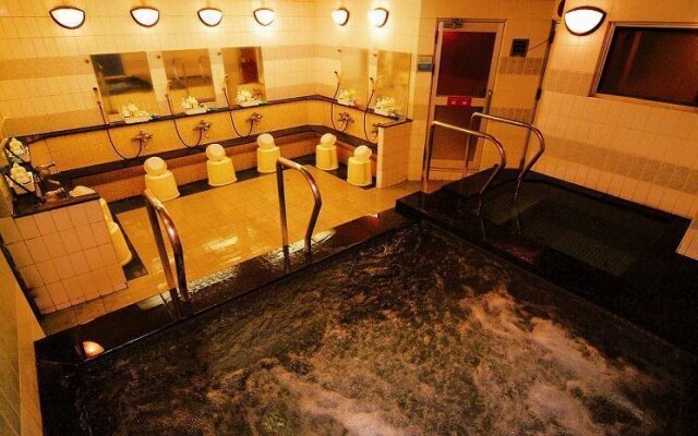 Capsule Hotel & Sauna Cosmo Plaza Akabane